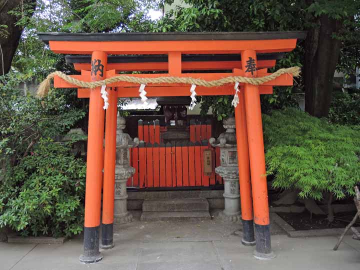 八阪神社３（熊野神社）ds